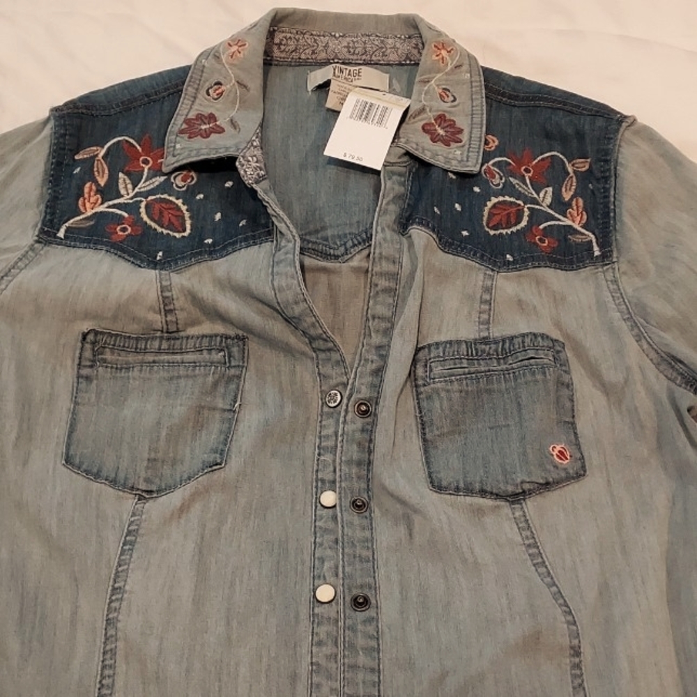 Detailed, embroidered, western style shirt